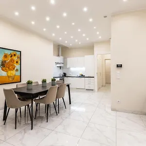Spacious 2 Bedroom Nearby Center Apartment Wien